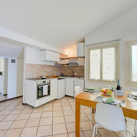 Rooftop On View - Happy Apartment